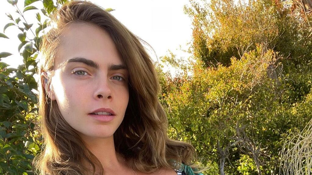 Con un túnel que imita una vagina, piscina de bolas y barra de striptease: así es la extravagante mansión de Cara Delevingne