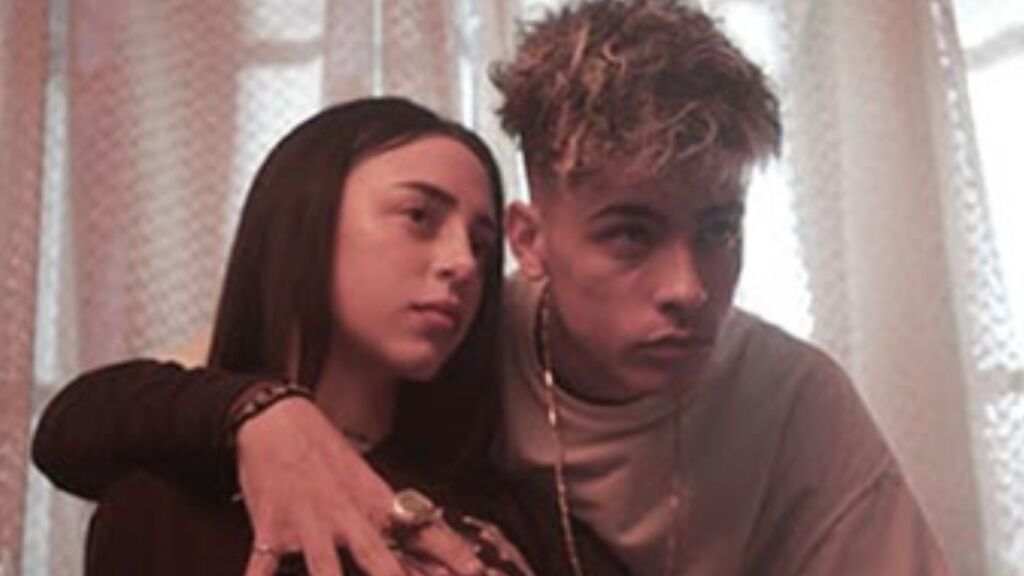 Mueve masas en todo el mundo hispanohablante y está destinado a conquistar el podio del rap. ¿Conoces a Trueno, el novio de Niki Nicole?
