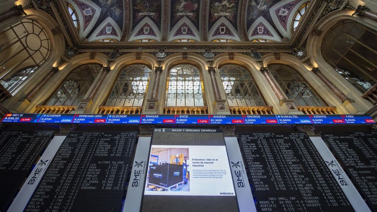 La Bolsa cae un 2,21% lastrada por la variante delta y marca la segunda mayor caída del año La Bolsa cae un 2,21% lastrada por la variante delta y marca la segunda mayor caída del año