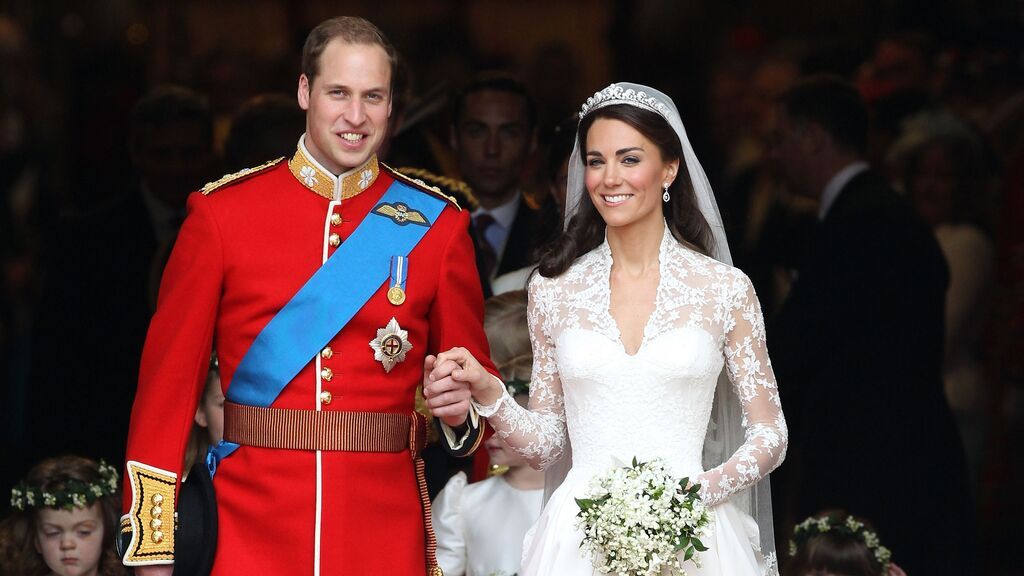 Además, lució una tiara de Isabel II.