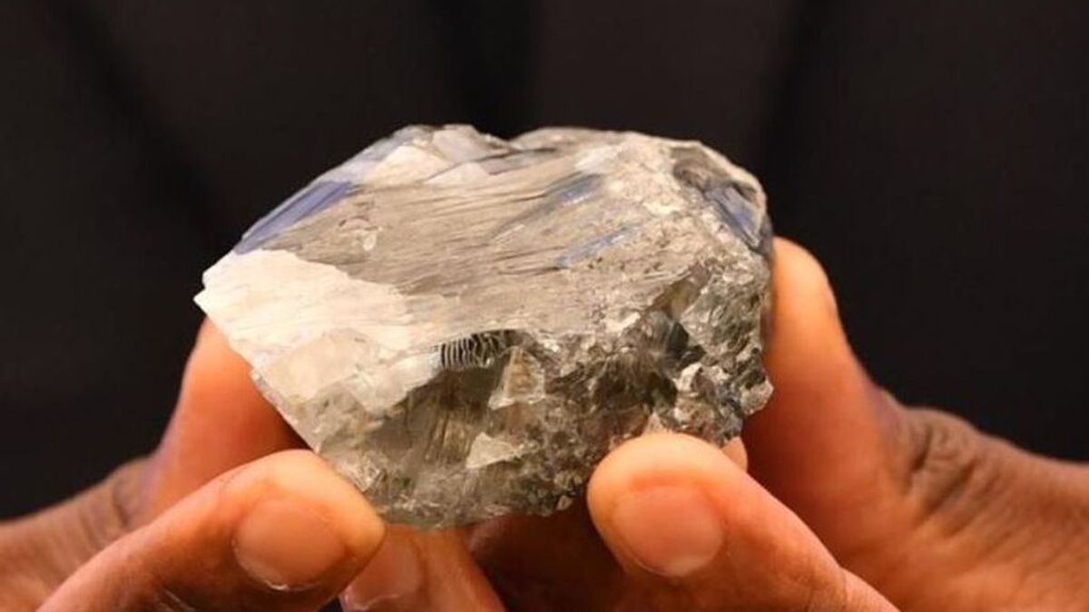 Descubren un diamante de 1.174 quilates, el tercero más grande de la historia, en Botsuana