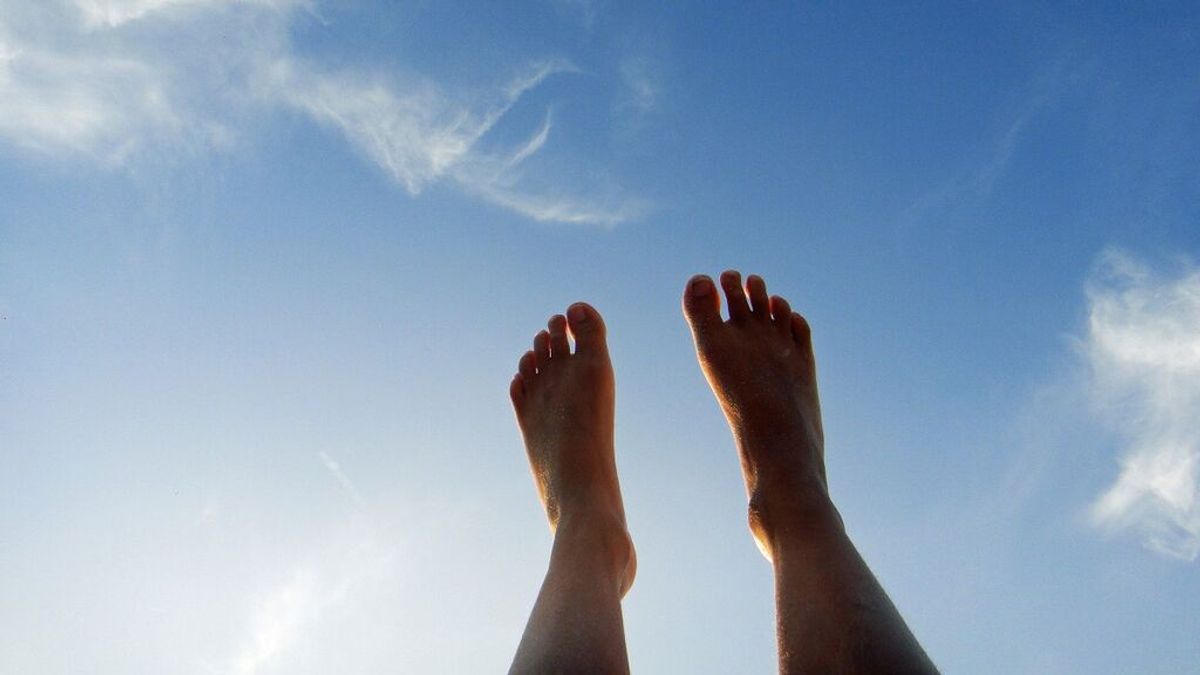 Por qué se hinchan los pies en verano Por qué se hinchan los pies en verano
