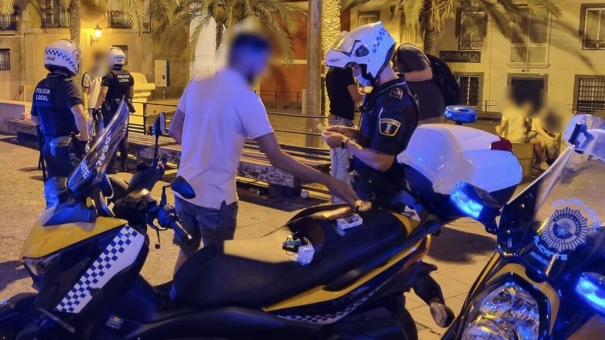 Multas de hasta 30.000 euros por los botellones en la Comunidad Valenciana Multas de hasta 30.000 euros por los botellones en la Comunidad Valenciana
