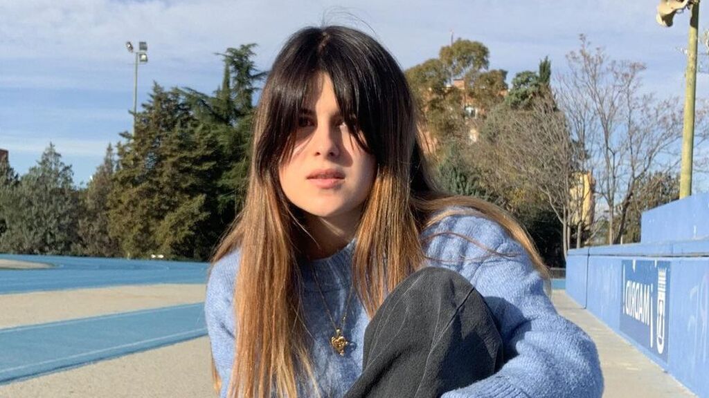 La influencer Ángela Henche, acosada en la puerta de su trabajo: "Nadie me ha ayudado, me siento superindefensa"