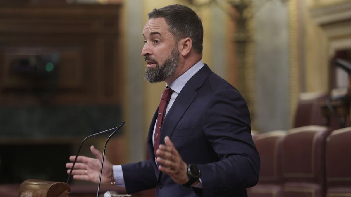 Abascal sobre la remodelación de Sánchez: "No importa el relevo de sus secuaces. Mantiene los cómplices" Abascal sobre la remodelación de Sánchez: "No importa el relevo de sus secuaces. Mantiene los cómplices"