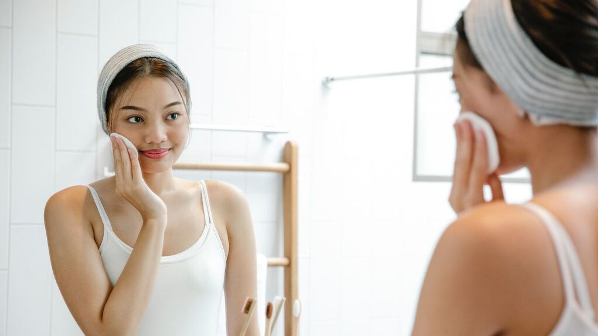 ¿Tienes la piel irritada por la mascarilla? Sigue esta rutina diaria para evitarlo