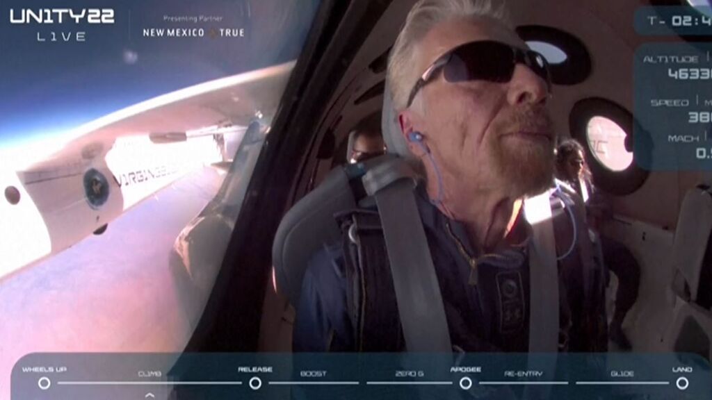 Richard Branson regresa a la Tierra tras viajar al espacio a bordo de un avión de Virgin Galactic