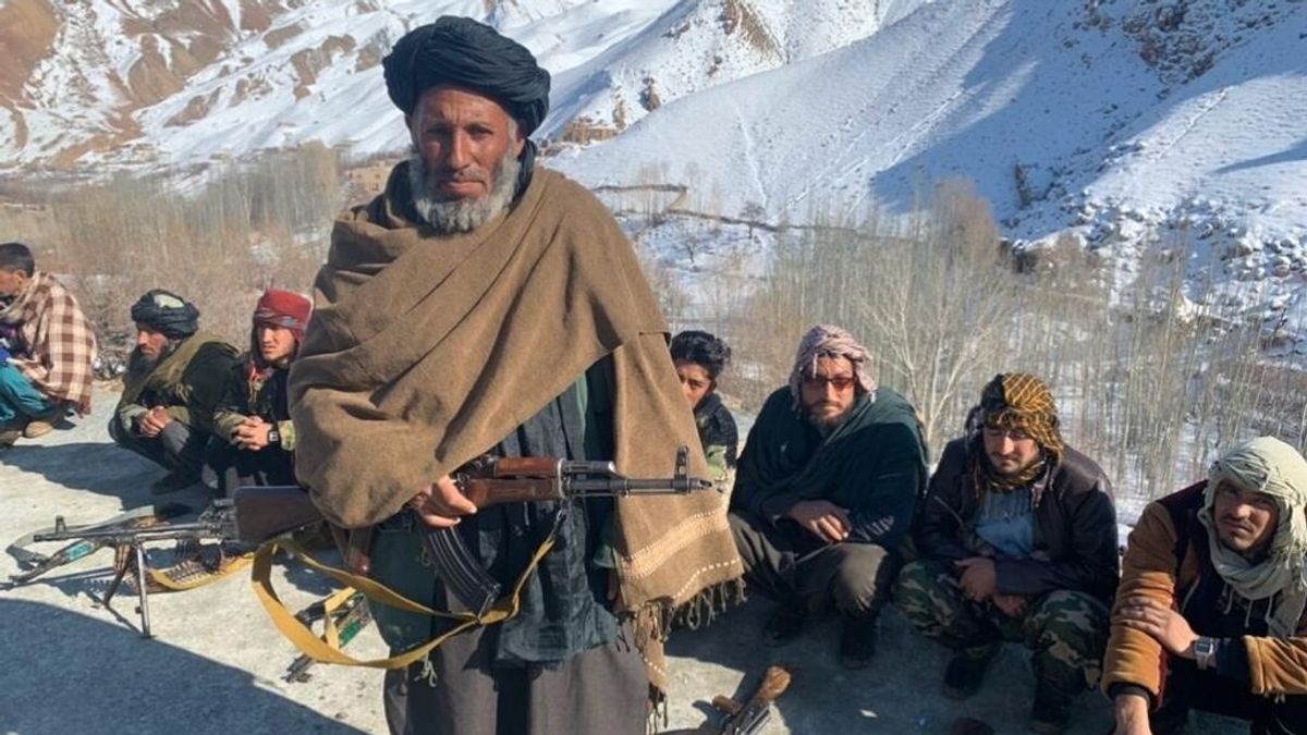 Los talibán combaten ya a las puertas de diez ciudades de Afganistán