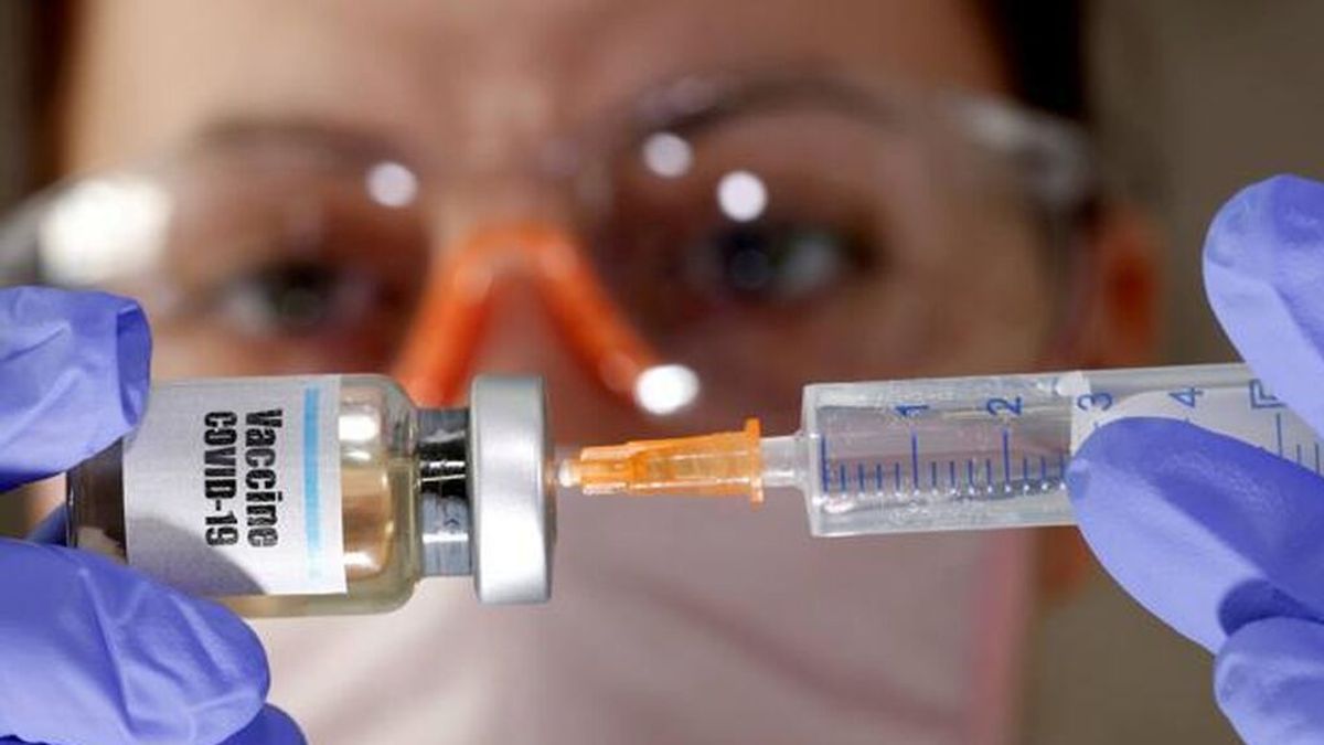 Israel estudia un posible descenso de la efectividad de la vacuna a partir de los seis meses