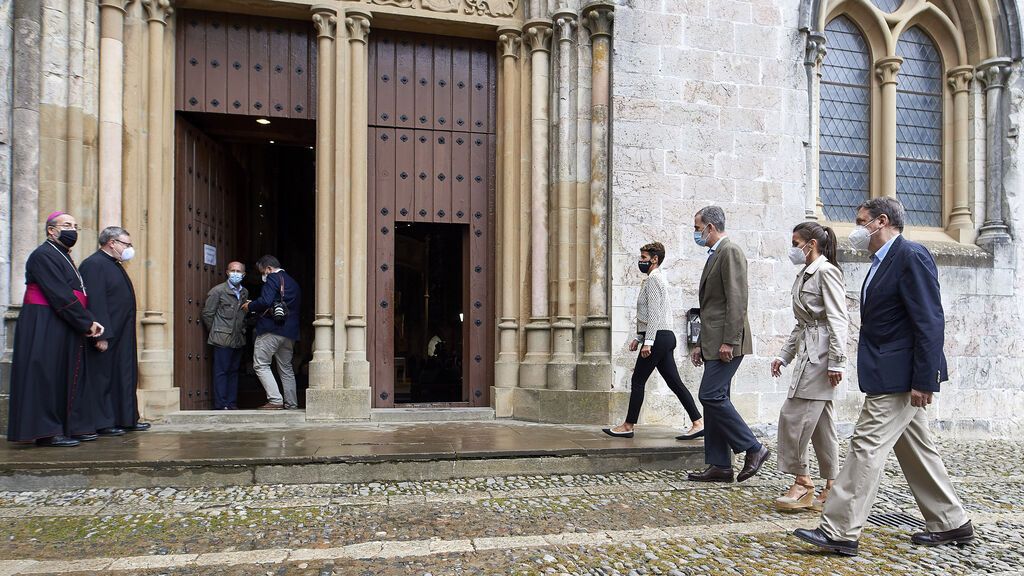 Los Reyes visitan la capilla del Sancti Spiritus