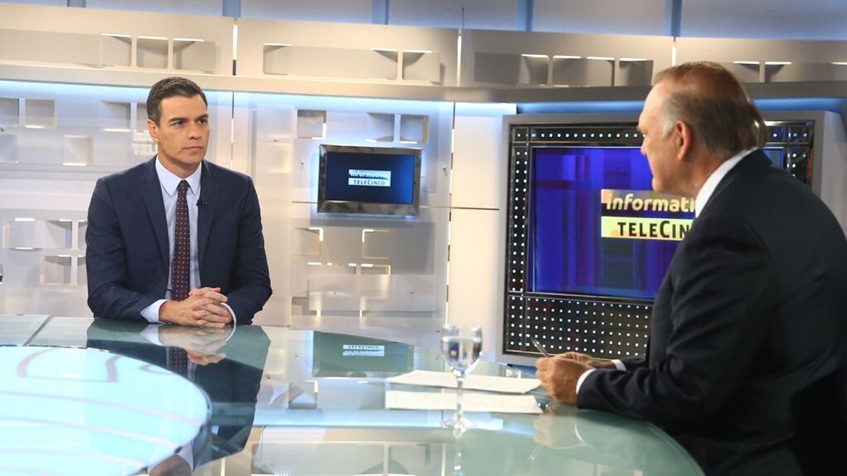 Pedro Sánchez será entrevistado este martes por Pedro Piqueras en Informativos Telecinco Pedro Sánchez será entrevistado este martes por Pedro Piqueras en Informativos Telecinco