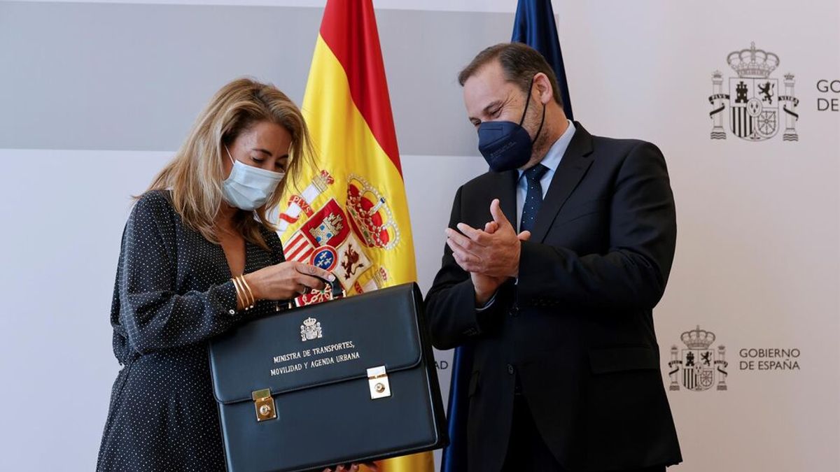 Ábalos se despide del Ministerio sin nombrar a Sánchez Ábalos se despide del Ministerio sin nombrar a Sánchez