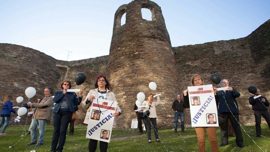 Isabel y otros familiares de Elena y Esteban pidiendo justicia.