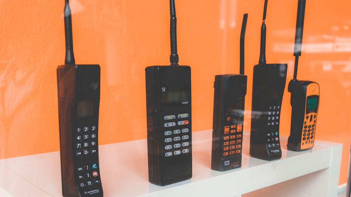 ¿Tienes alguno de estos teléfonos de hace años por casa? Pueden pagarte las próximas vacaciones