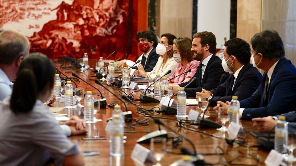 Casado presume ante sus diputados de que se han "cargado siete ministros"