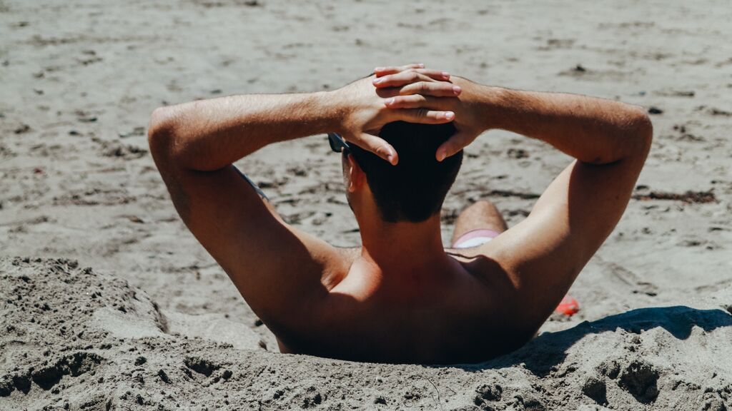 Hipomelanosis guttata idiopática: ¿por qué salen manchas blancas en la piel al tomar el sol?