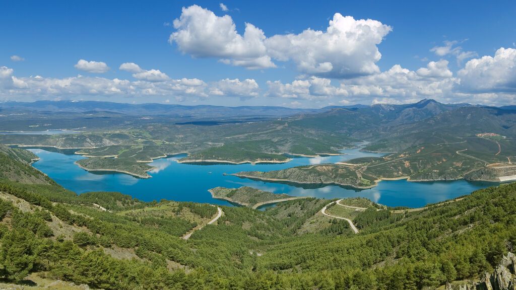 Embalse del Atazar, cerca de Cervera de Buitrago.