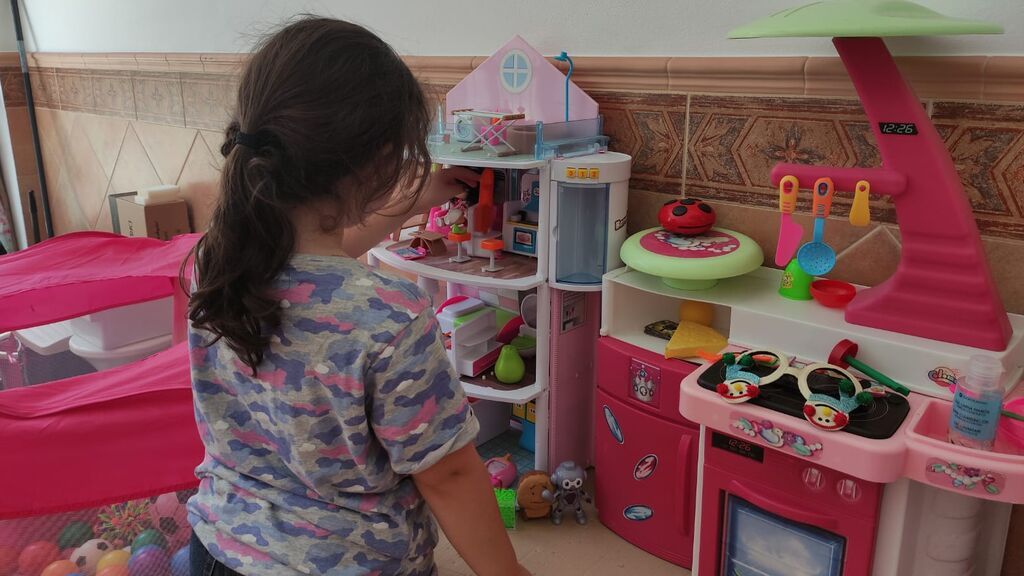 Claudia, siete años, tiene covid persistente