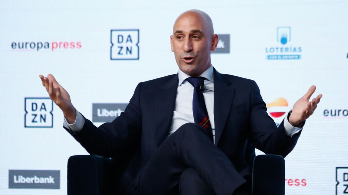 Rubiales pide "cambiar el formato de LaLiga" y abre la puerta a disputarla en el extranjero Rubiales pide "cambiar el formato de LaLiga" y abre la puerta a disputarla en el extranjero