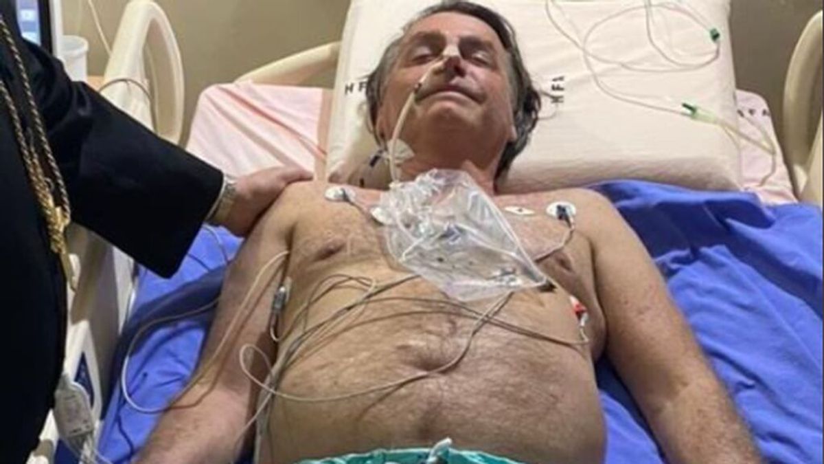Bolsonaro publica su foto en la cama del hospital: "Volveremos pronto, si Dios quiere" Bolsonaro publica su foto en la cama del hospital: "Volveremos pronto, si Dios quiere"
