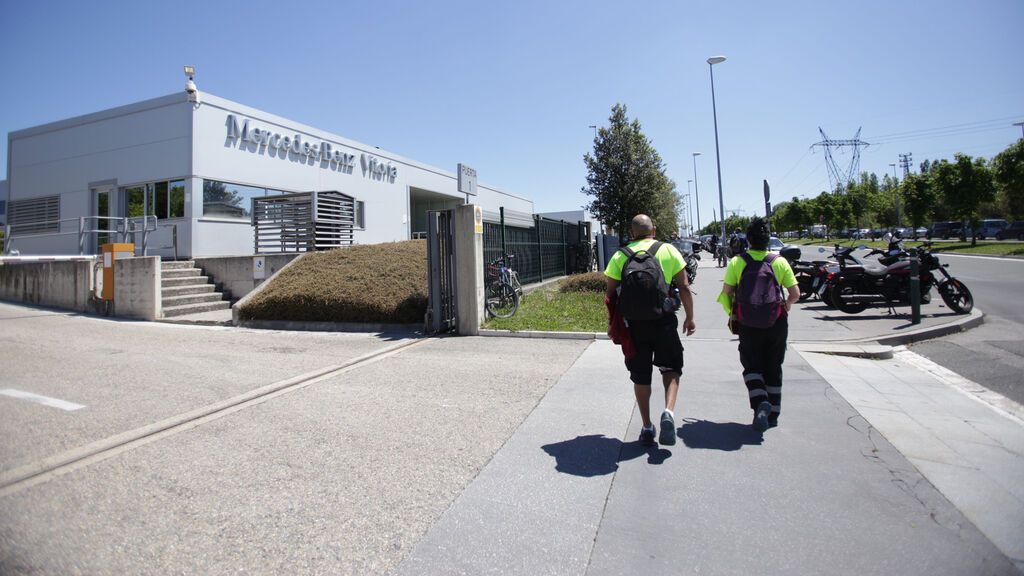 EuropaPress_3133696_fachada_planta_mercedes-benz_vitoria_reanudacion_lunes_actividad_tres (1)