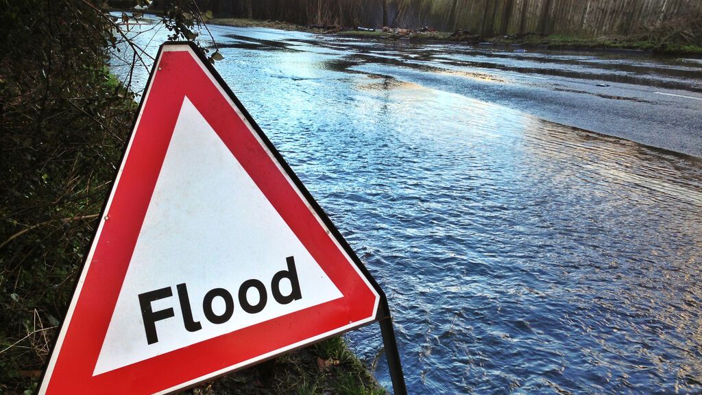 Decenas de desaparecidos y casas derrumbadas por las inundaciones en Europa