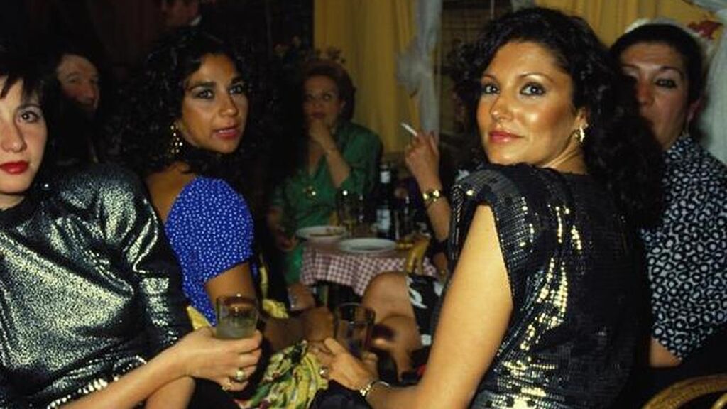 Charo hizo amistad con Lolita Flores.