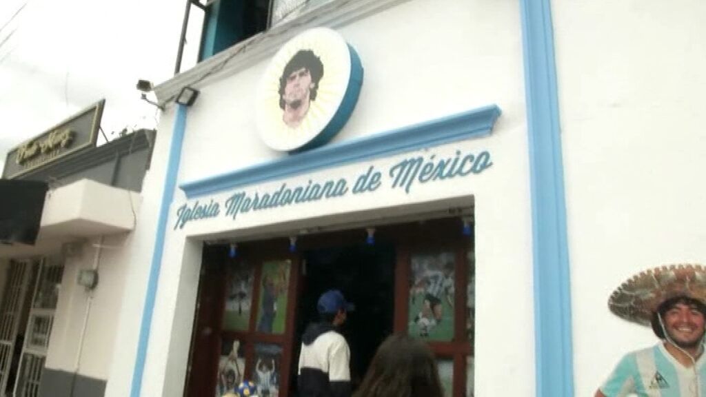 Abre la primera Iglesia Maradoniana en México: "No somos los únicos locos con Maradona"