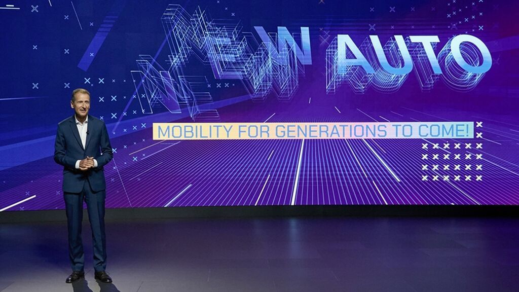 DIESS PRESENTANDO LA ESTRATEGIA NEW AUTO 1
