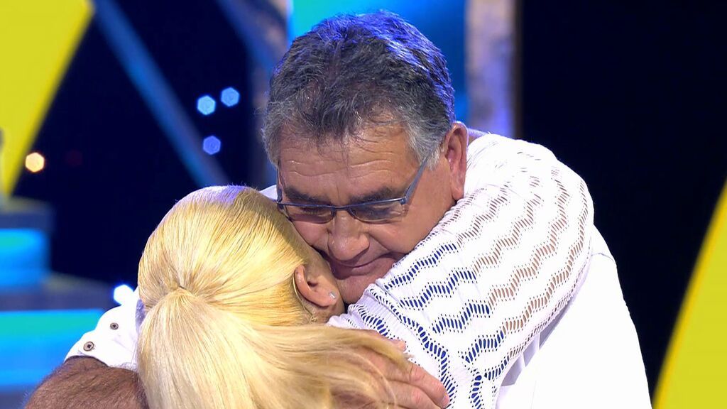 El abrazo de Yésica y su padre