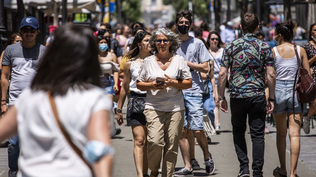 Contagiarse con dos dosis: la "barbaridad" de creer que el 10% de los vacunados no genera inmunidad Contagiarse con dos dosis: la "barbaridad" de creer que el 10% de los vacunados no genera inmunidad