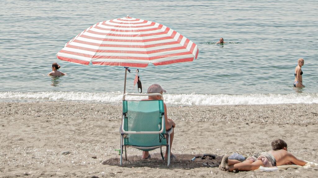 "Me acaban de vacunar": ¿puedo ir a la playa y tomar el sol tras el pinchazo?