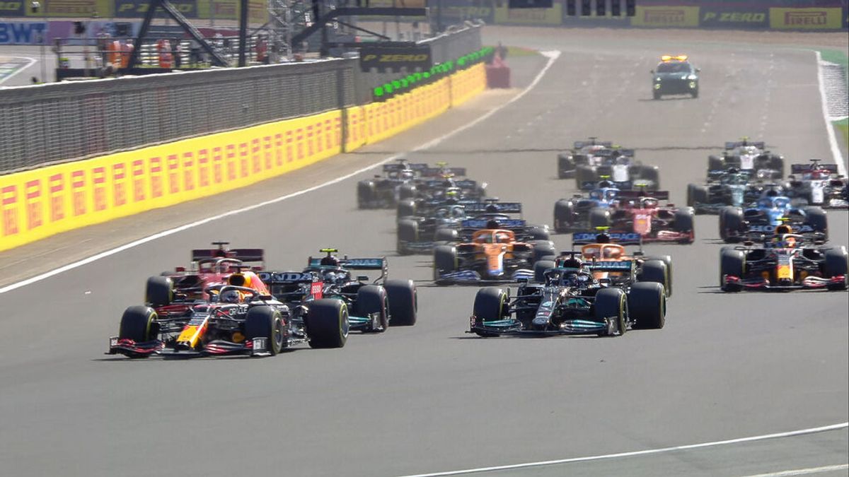 Verstappen consigue la pole en el estreno de la carrera al sprint: Alonso con una gran salida, séptimo y Carlos Sainz Verstappen consigue la pole en el estreno de la carrera al sprint: Alonso con una gran salida, séptimo y Carlos Sainz