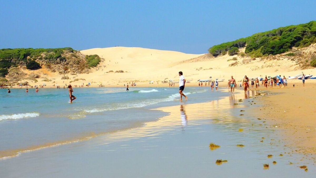 El verano dispara la tasa de contagios en los municipios del litoral andaluz El verano dispara la tasa de contagios en los municipios del litoral andaluz