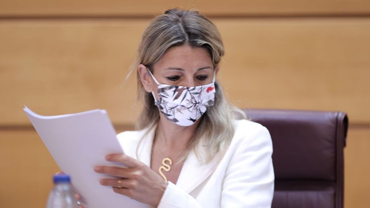 Yolanda Díaz reafirma su propuesta de cambiar patria por 'matria' y recuerda que ya lo dijo Unamuno, entre otros Yolanda Díaz reafirma su propuesta de cambiar patria por 'matria' y recuerda que ya lo dijo Unamuno, entre otros