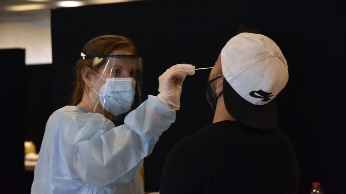 AV.-Andalucía roza una tasa de 400, 120 puntos más en una semana, y suma 4.103 casos y cinco muertes en 48 horas AV.-Andalucía roza una tasa de 400, 120 puntos más en una semana, y suma 4.103 casos y cinco muertes en 48 horas