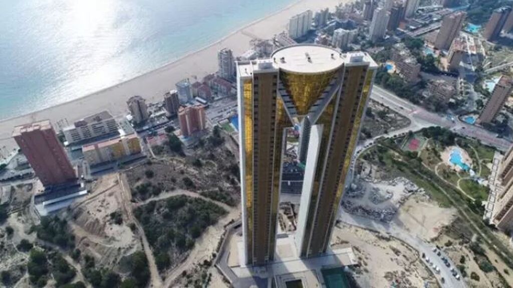 Benidorm finaliza Intempo, el rascacielos residencial más alto de Europa