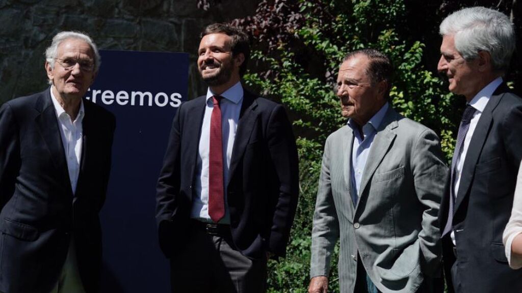 El ministro de Suárez y ex de Vox, Camuñas, dice que no hubo golpe de Estado en el 36, en un acto con Casado