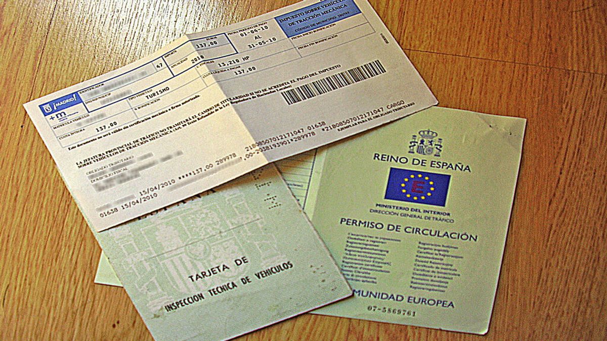 Qué documentos debes llevar en tu coche de forma obligatoria
