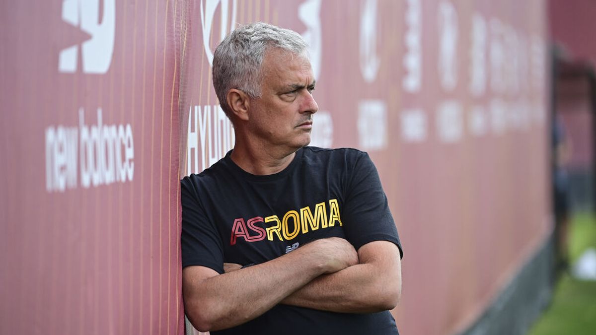 Mourinho usa drones para controlar a los jugadores de la Roma en los entrenamientos Mourinho usa drones para controlar a los jugadores de la Roma en los entrenamientos