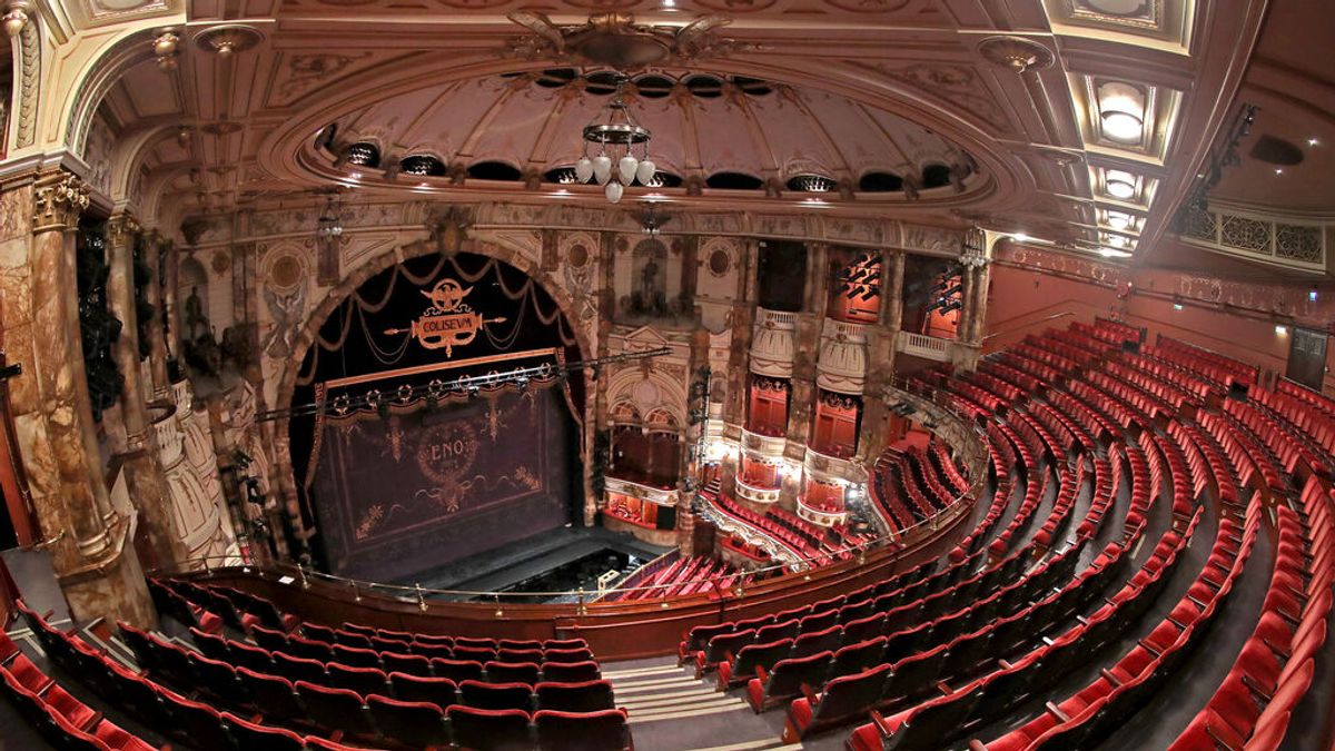El estreno del musical 'Ceninienta' se cancela en Londres por un positivo y su director culpa al Gobierno El estreno del musical 'Ceninienta' se cancela en Londres por un positivo y su director culpa al Gobierno