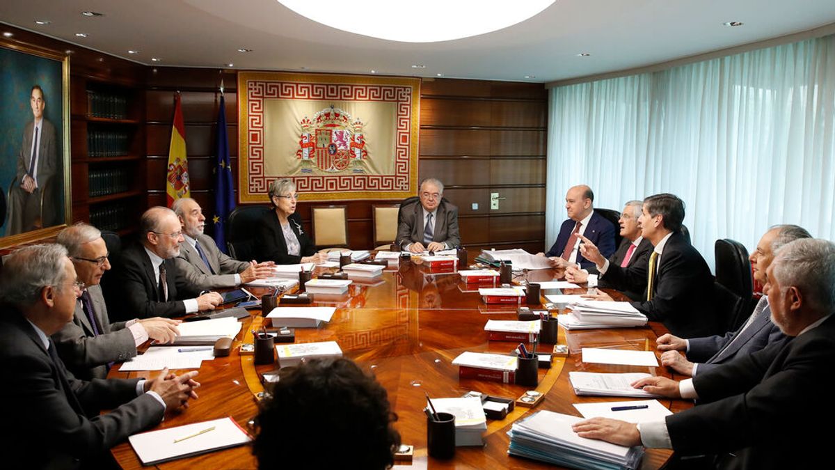 El TC sobre el estado de alarma: del "sucedáneo" de estado de excepción, a las "majaderías" pronunciadas El TC sobre el estado de alarma: del "sucedáneo" de estado de excepción, a las "majaderías" pronunciadas