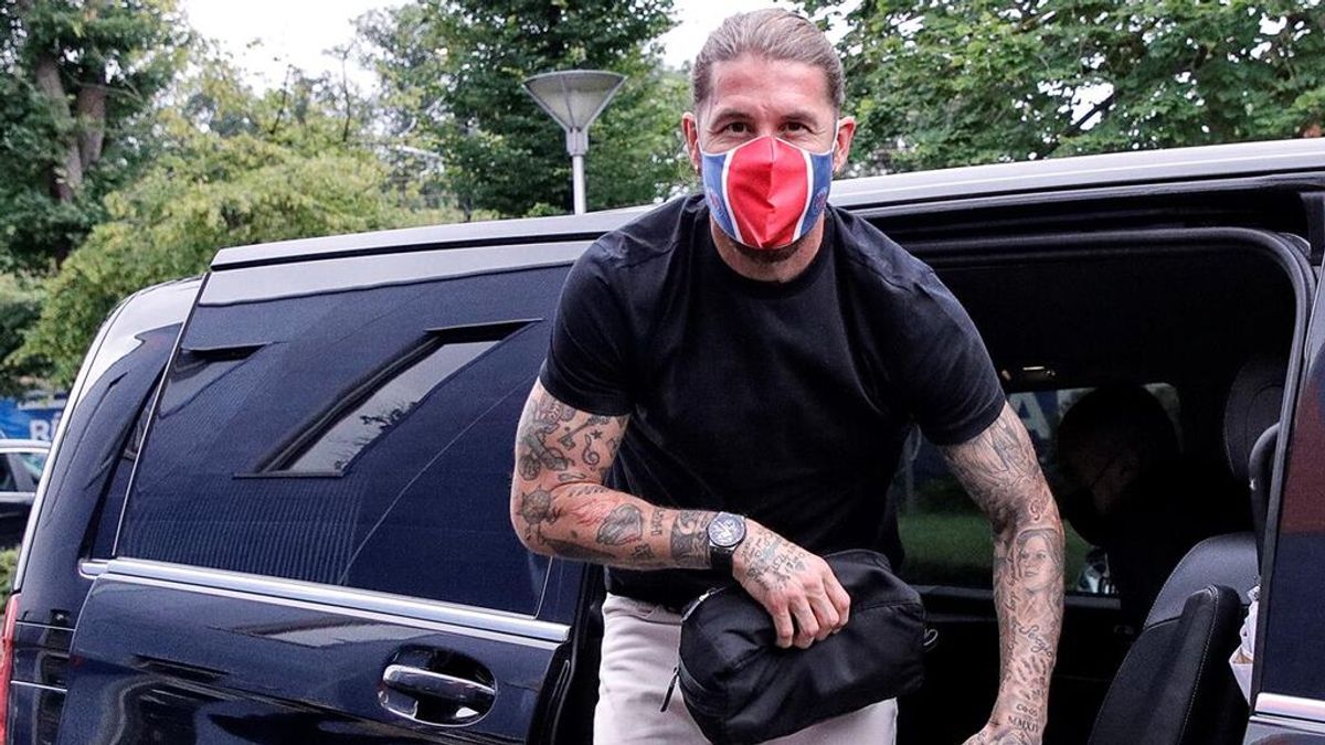 Sergio Ramos se disfraza de 'Napoleón’: el sevillano se asienta en sus primeros días en París Sergio Ramos se disfraza de 'Napoleón’: el sevillano se asienta en sus primeros días en París