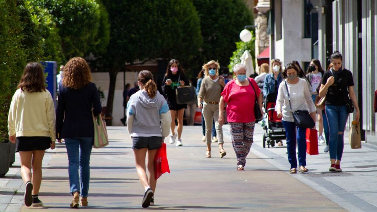La mitad de los españoles cree que se está dando ejemplo de civismo con las medidas anticovid La mitad de los españoles cree que se está dando ejemplo de civismo con las medidas anticovid