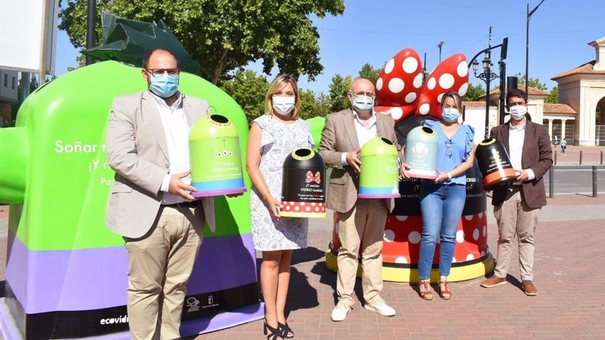 Los personajes Disney colonizan los contenedores de Madrid para fomentar el reciclaje de vidrio Los personajes Disney colonizan los contenedores de Madrid para fomentar el reciclaje de vidrio