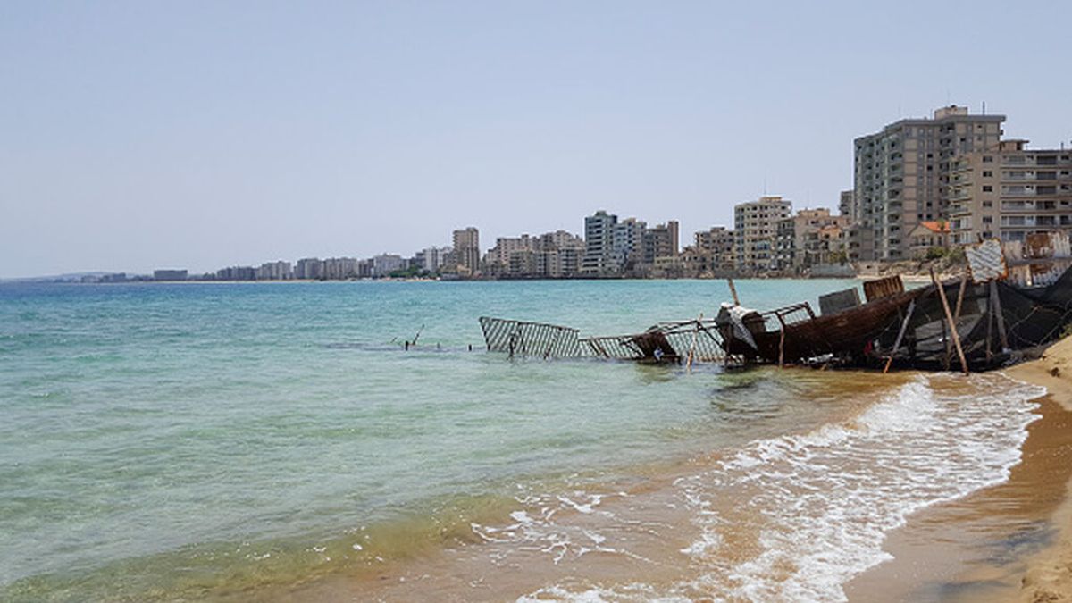La UE denuncia el plan "inaceptable" de Erdogan para reabrir la ciudad fantasma de Varosha La UE denuncia el plan "inaceptable" de Erdogan para reabrir la ciudad fantasma de Varosha
