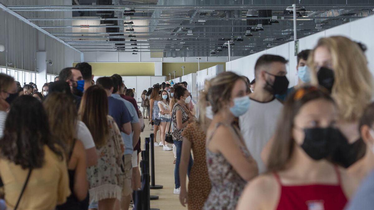 30 millones de españoles habrán recibido este jueves la primera dosis de la vacuna 30 millones de españoles habrán recibido este jueves la primera dosis de la vacuna