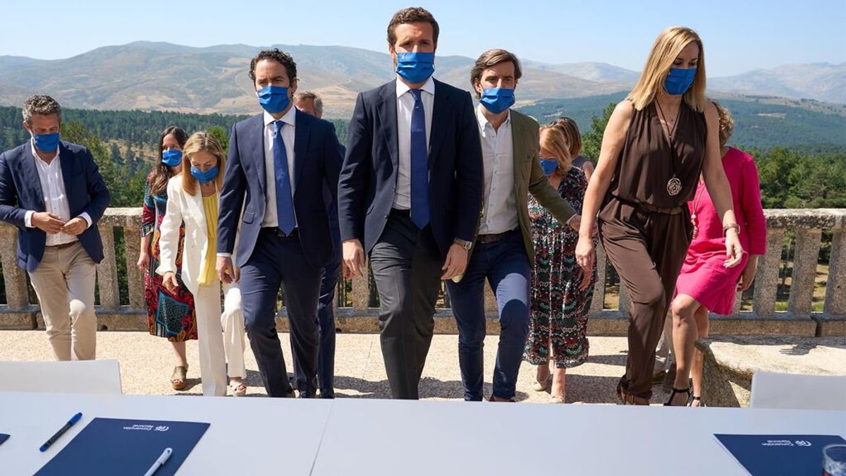 Casado dice estar "preparado para ganar las elecciones", y Ayuso le replica que lo importante es "solucionar los problemas de España" Casado dice estar "preparado para ganar las elecciones", y Ayuso le replica que lo importante es "solucionar los problemas de España"