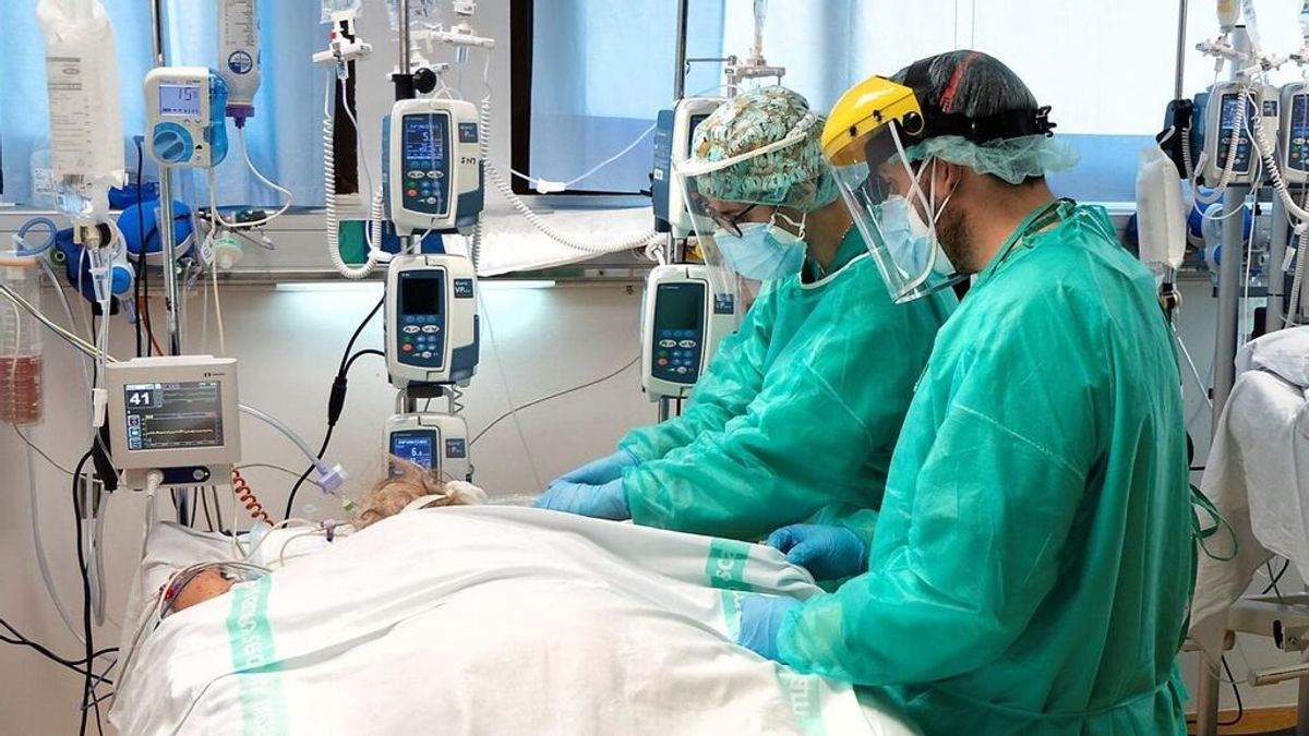 La mayoría de los hospitalizados en Andalucía son jóvenes de entre 16 y 29 años La mayoría de los hospitalizados en Andalucía son jóvenes de entre 16 y 29 años