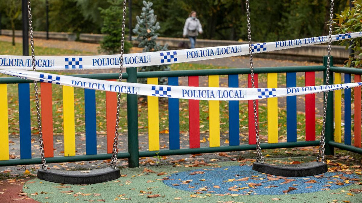 Anulan una multa de 600 euros a un padre que se saltó el confinamiento para llevar a su hija al parque Anulan una multa de 600 euros a un padre que se saltó el confinamiento para llevar a su hija al parque